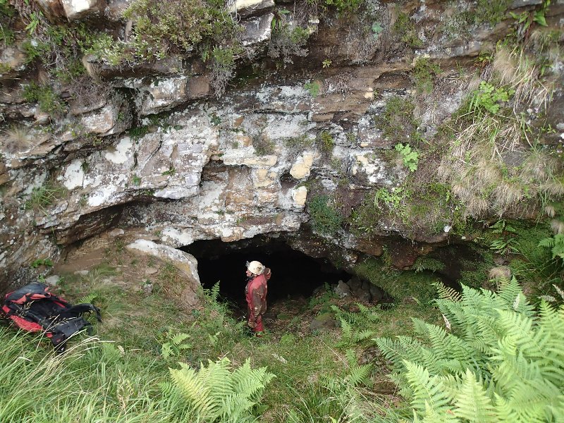 2590 L18.JPG
Cueva L 18, entrée
Fichier manquant